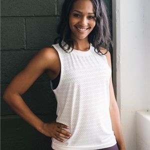 Zyia Chill Tank - White Size Small